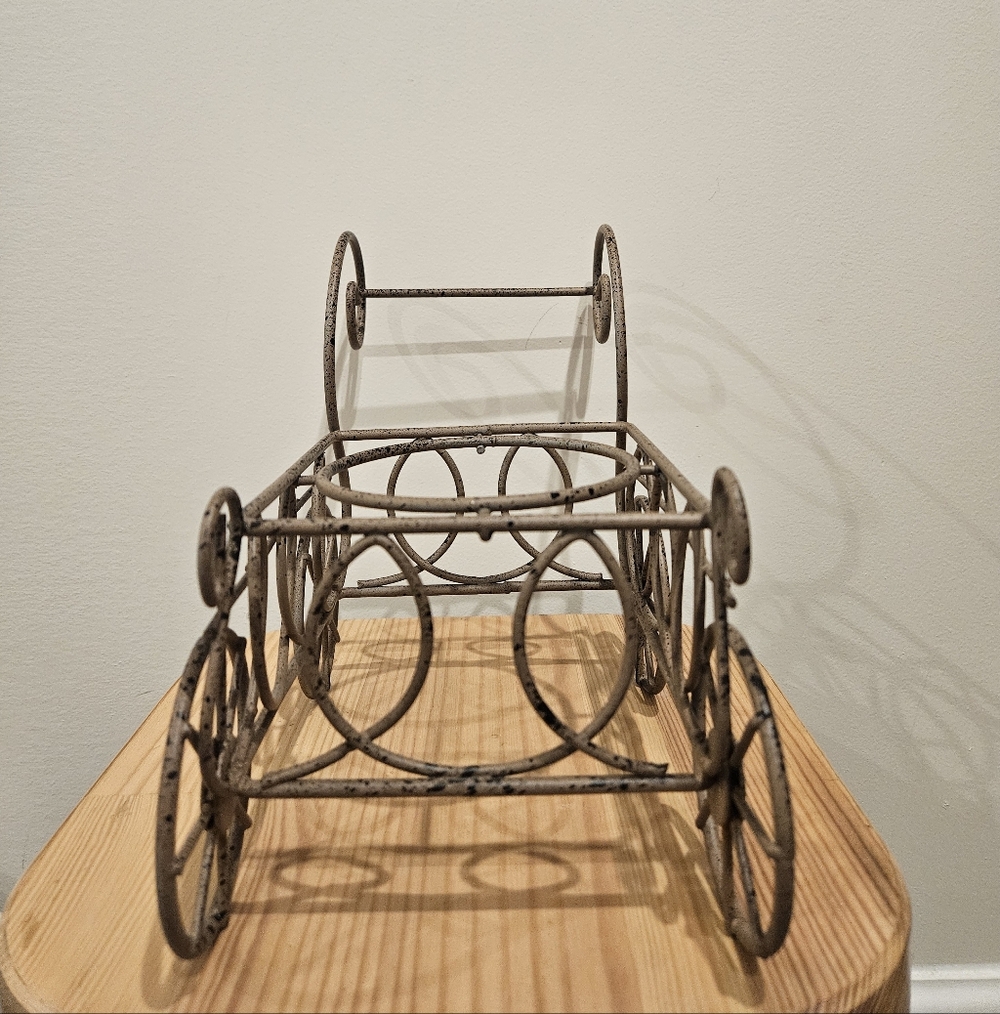 Source Unknown Rustic Metal Carriage Sculpture - Picture 2 of 5